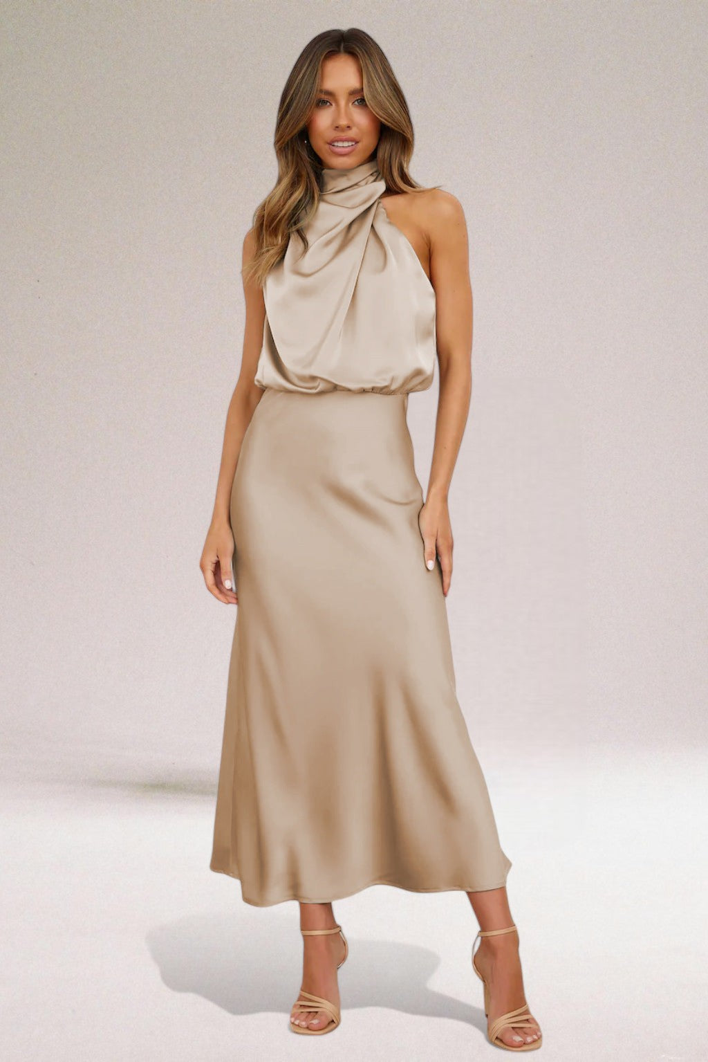 Elvora™ | Glamourkjole i Satin med Halterneck