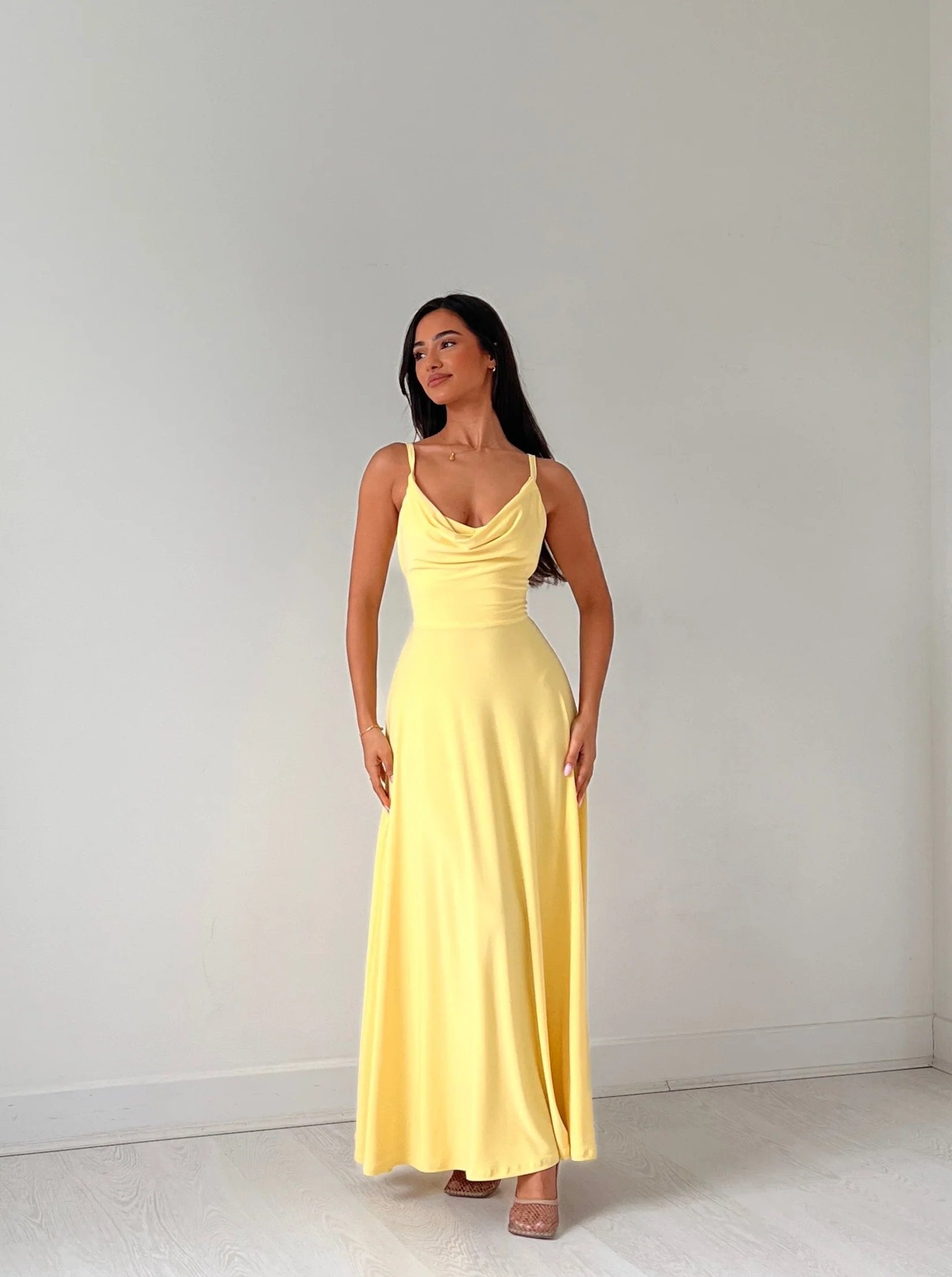 Elvora™ | Elegant Lang Kjole